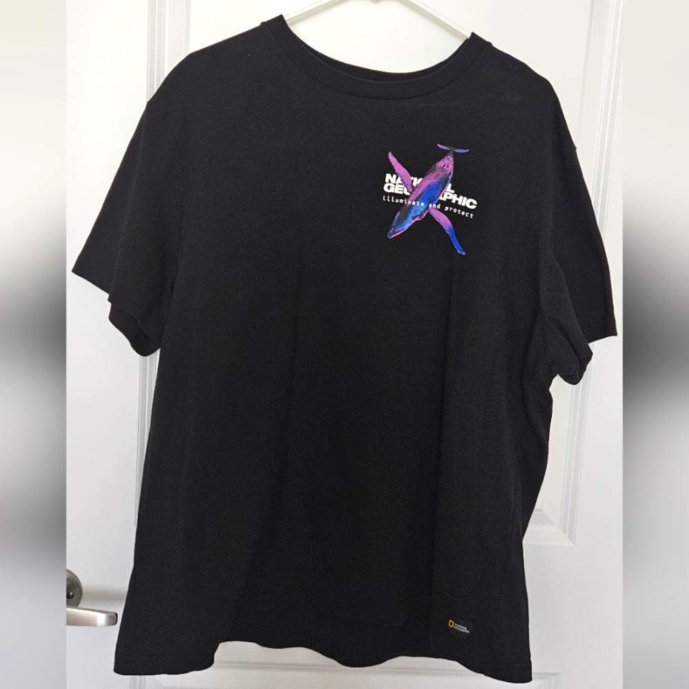 National Geographic Collection exclusive by Disney Parks. Black T-Shirt, XL